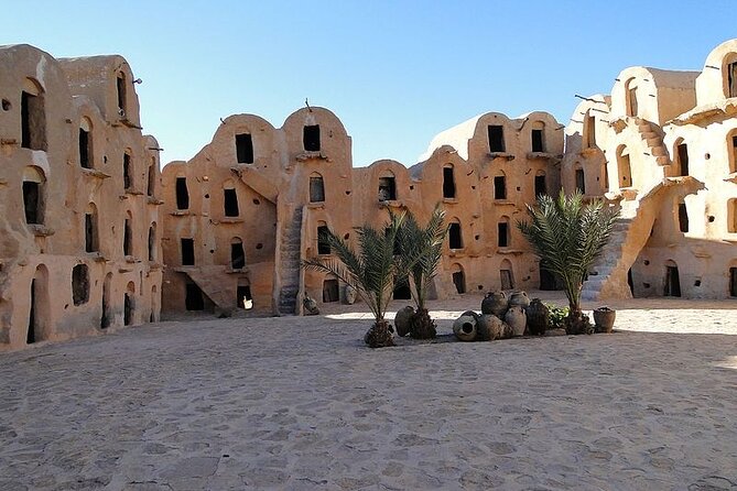 4-Day Private Tour: Sahara and Djerba Island from Tunis and Hammamet - Matmata: troglodyte life and the fun of seeing it from below