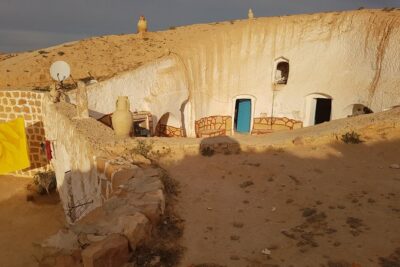 Door of the tunisian desert Ksar Ghilane and Matmata: Full one Day