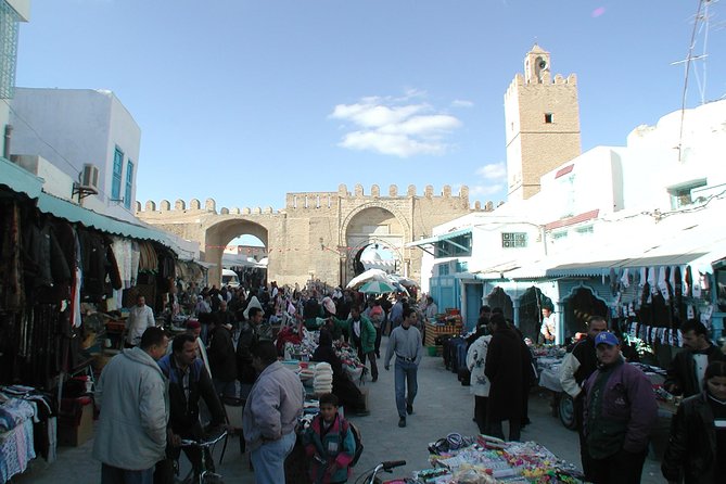 Full-Day Kairouan and El Jem Tour from Tunis - Sidi Sahbi’s Courtyards: Tiles, Minaret, and a Slower Pace