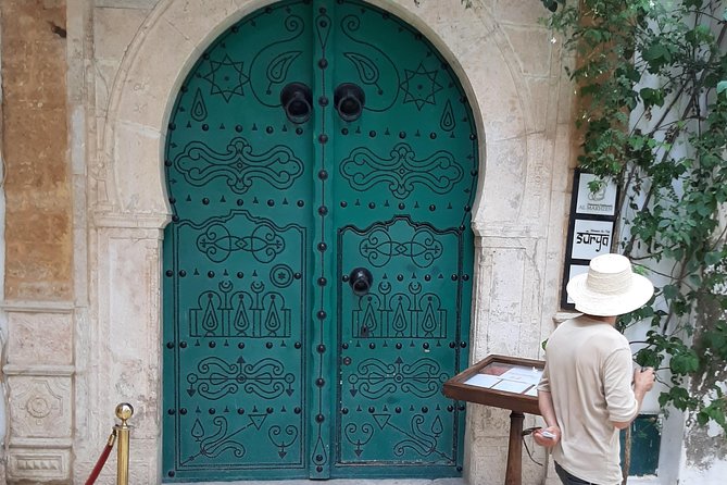 Guided tour in the UNESCO world heritage Medina of Tunis - Rue de la Kasbah, Goldsmiths, Hammam el Kachachine: Craft and Daily Rhythm