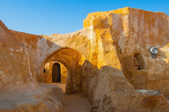 Half Day Star Wars Film Set Locations Private Tour from Tozeur - Stop 3 at Chott El Jerid: the Lars Family Homestead igloo exterior