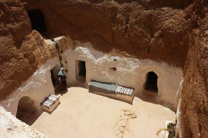 The Tunisian South between Oasis and Mountain: 3 Days / 2 Nights Douz and Tozeur - Matmata’s Troglodyte Homes: Staying Underground With the Berbers