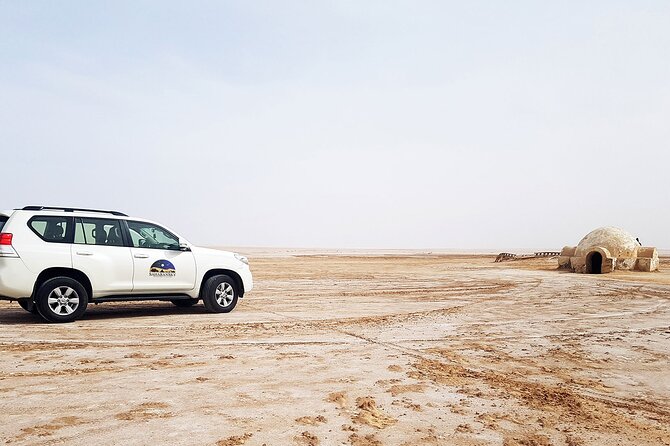 Tozeur: Tamerza, Chebika, Mides and Star Wars locations Day Tour - Chott El Jerid and the Lars Family Homestead Igloo