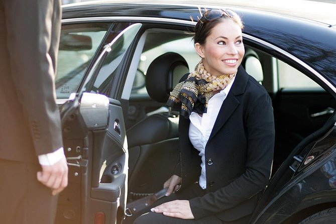 Tunis Carthage Private Arrival Airport Transfer to Tunis - The ride into Tunis city: what to watch for on the way
